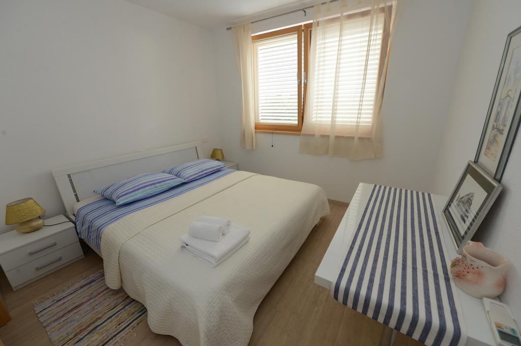 Apartment Mara Petrcane Pokoj fotografie