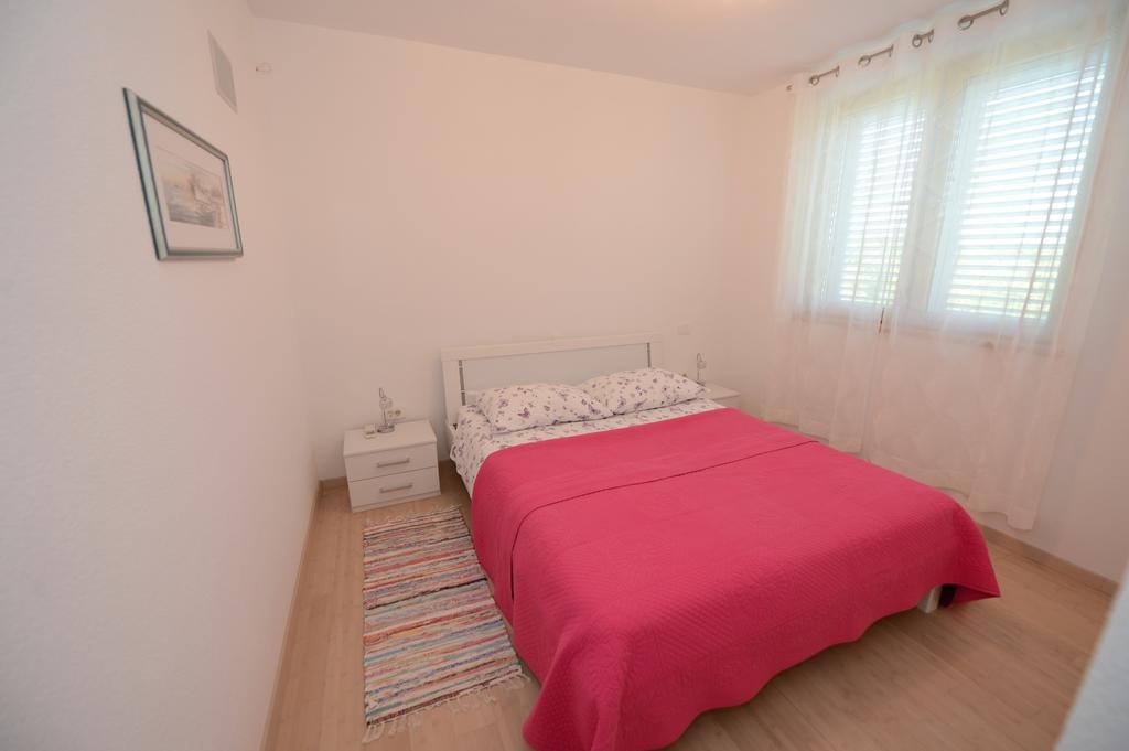 Apartment Mara Petrcane Pokoj fotografie