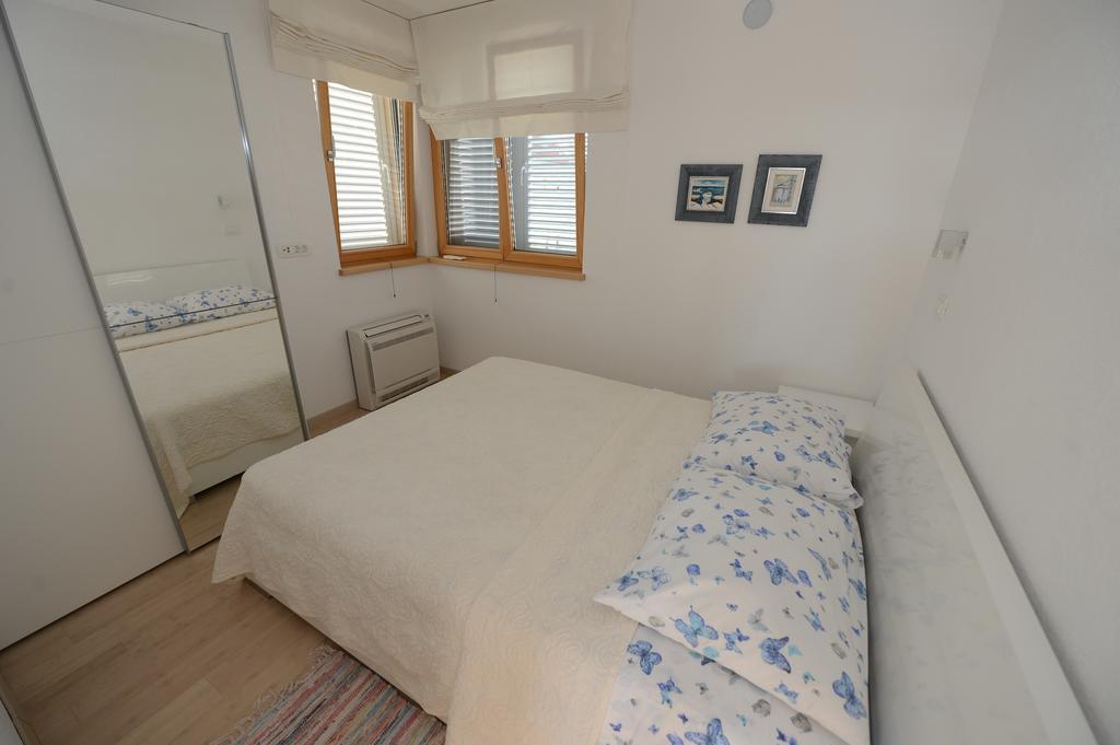 Apartment Mara Petrcane Pokoj fotografie